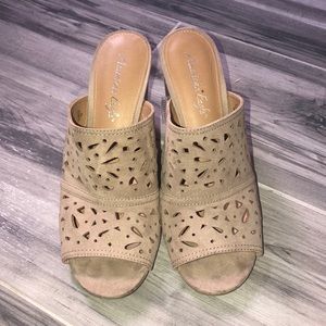 Taupe mules